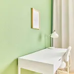 Victoria-4-zimmer, Parkplatz, 2 Balkone, Bis 6 Gaeste *