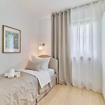 Victoria-4-zimmer, Parkplatz, 2 Balkone, Bis 6 Gaeste アパート