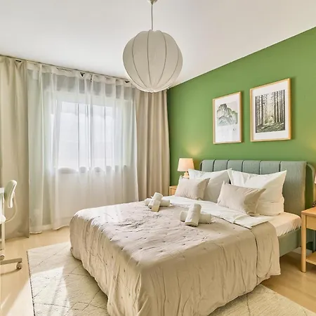Victoria-4-zimmer, Parkplatz, 2 Balkone, Bis 6 Gaeste Ландштуль