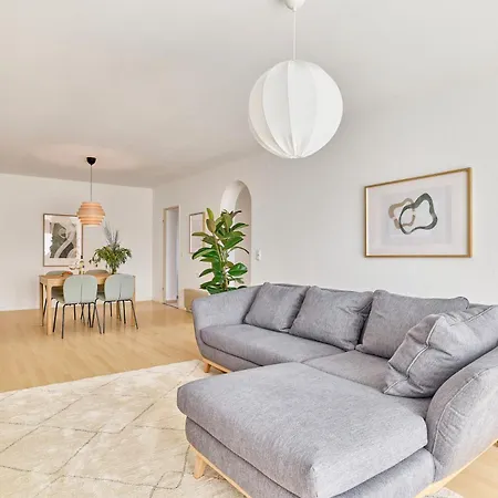 Victoria-4-Zimmer, Parkplatz, 2 Balkone, Bis 6 Gaeste דירה לנדסטול