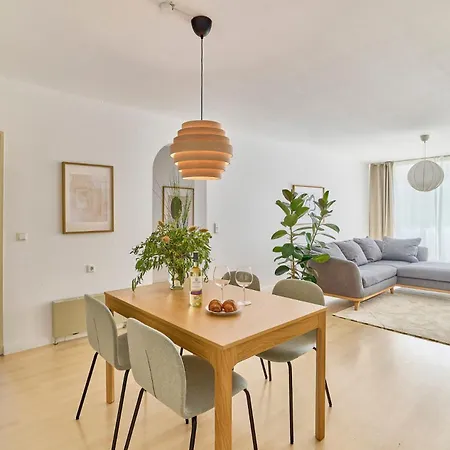 Victoria, In * Landstuhl