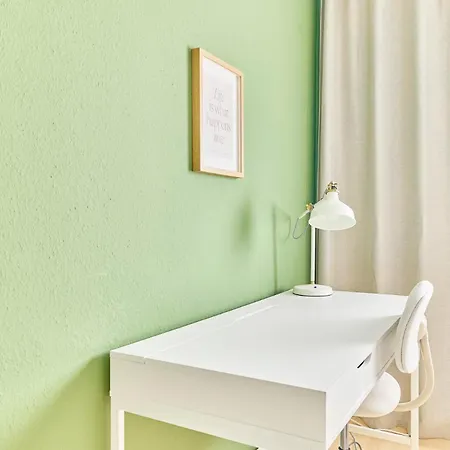 Victoria-4-zimmer, Parkplatz, 2 Balkone, Bis 6 Gaeste *